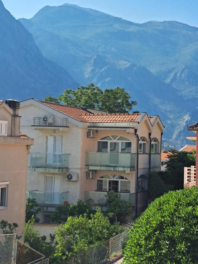 Apartments With Sea View In Prcanj Kotor Exteriér fotografie