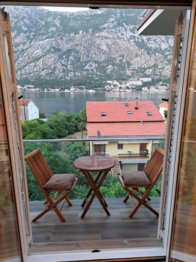 Apartments With Sea View In Prcanj Kotor Exteriér fotografie
