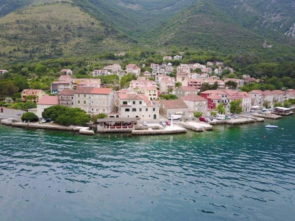 Apartments With Sea View In Prcanj Kotor Exteriér fotografie