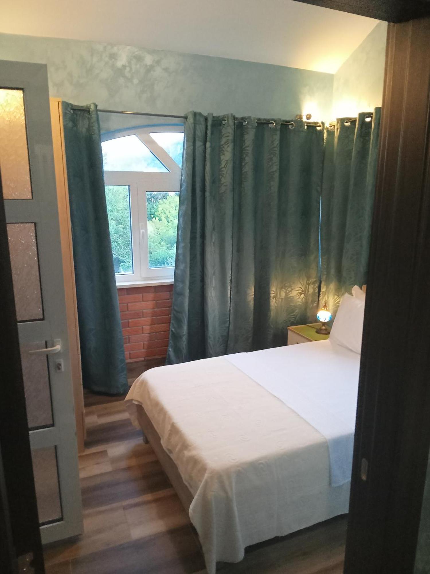 Apartments With Sea View In Prcanj Kotor Pokoj fotografie